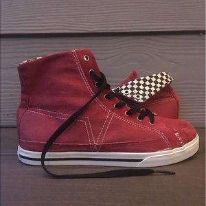 Lono vintage red Hi-Top Vans